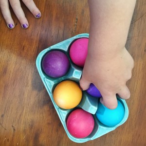 Easter egg dying